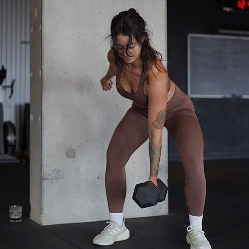 oefeningen met dumbells vrouwen